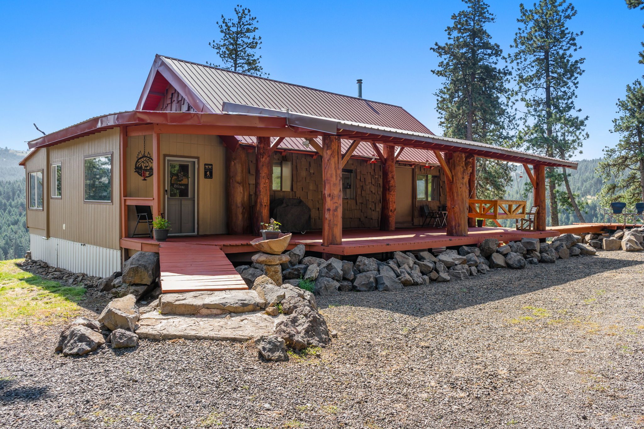 245 Jack Pine Off Grid Cabin | Hayden Outdoors, image size:2048x1365