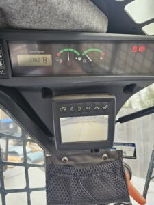 John Deere 2021 320G Skid Steer