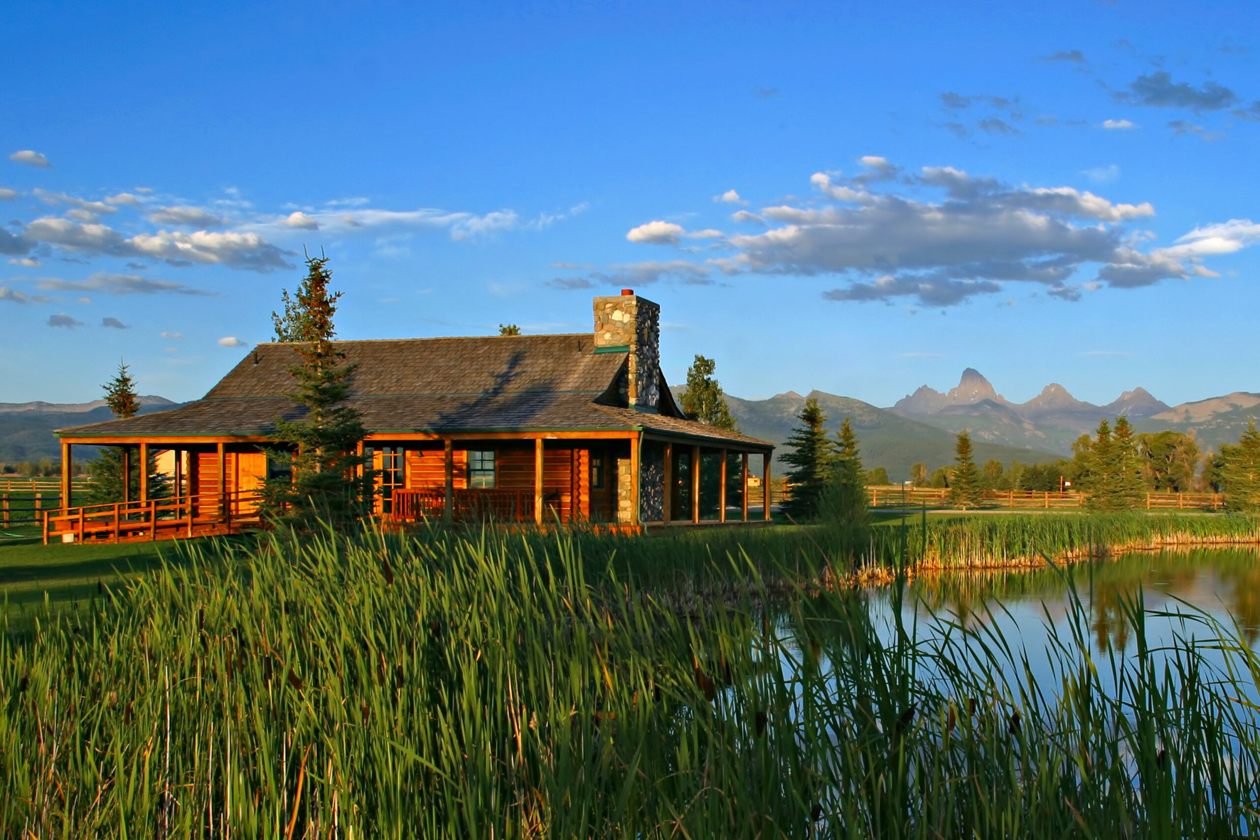 a log cabin style investment home on a plot of rural Wyoming land