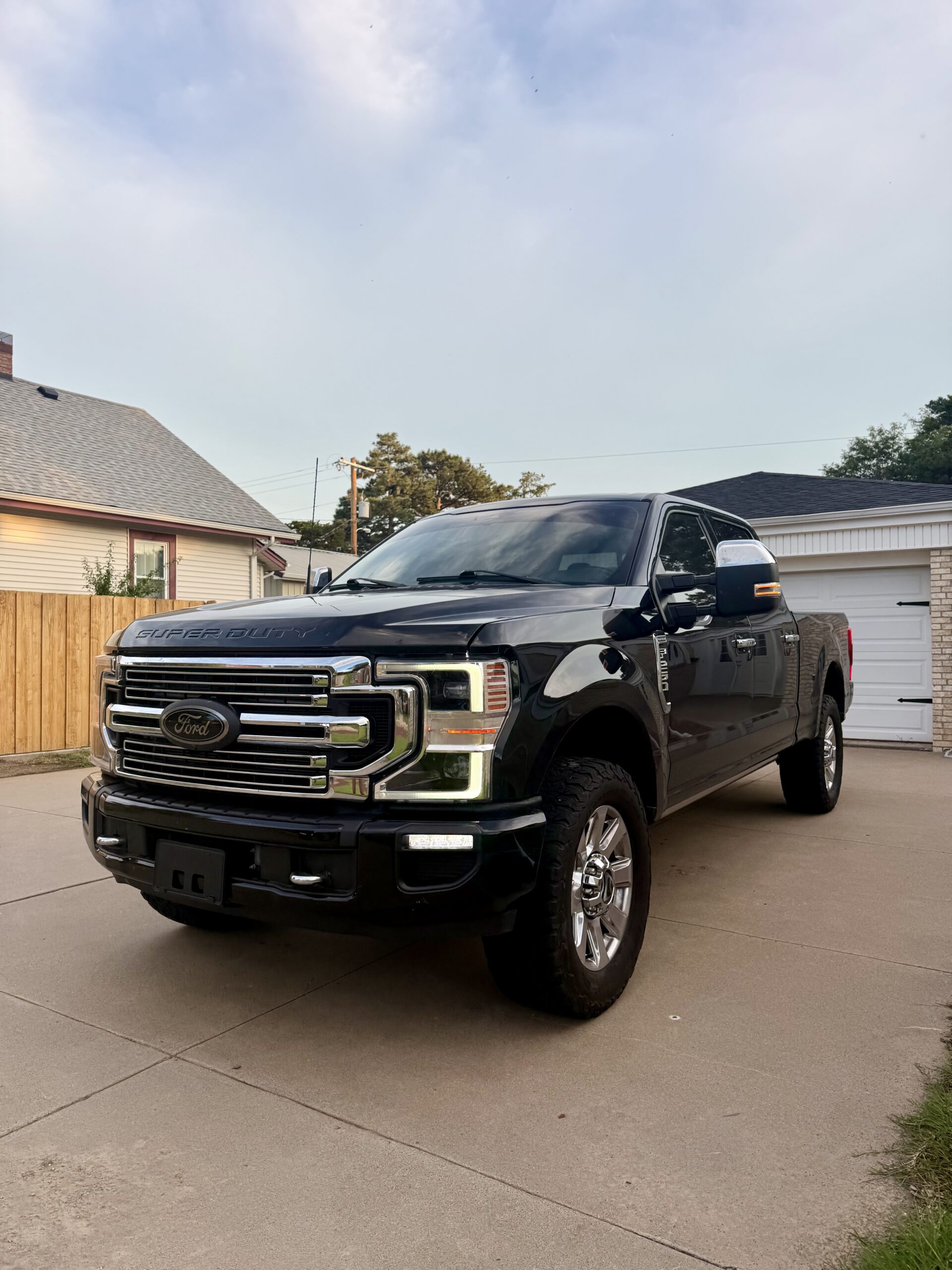 Thumbnail image of a 2022 Ford F-250 Platinum FX4